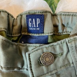 Gap kids size 10 stretchy dark green pants!